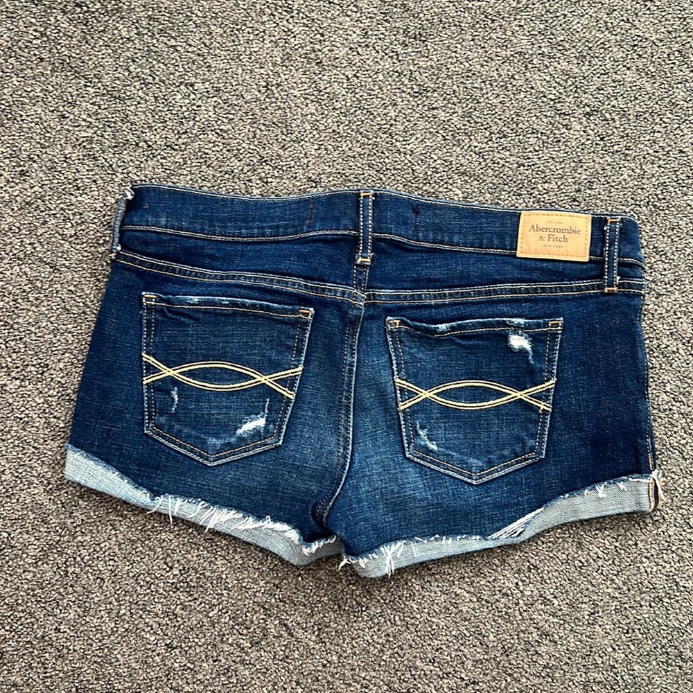 Shorts - Picture 2 of 4